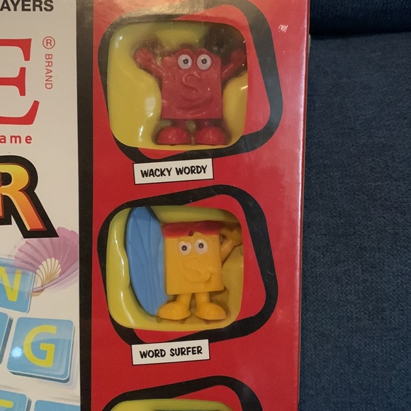 SCRABBLE JR. - BRAND NEW/Sealed in plastic - Picture 3 of 5